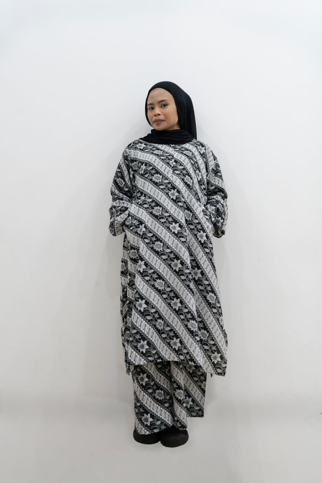 Clearance Ladies Dress / Set