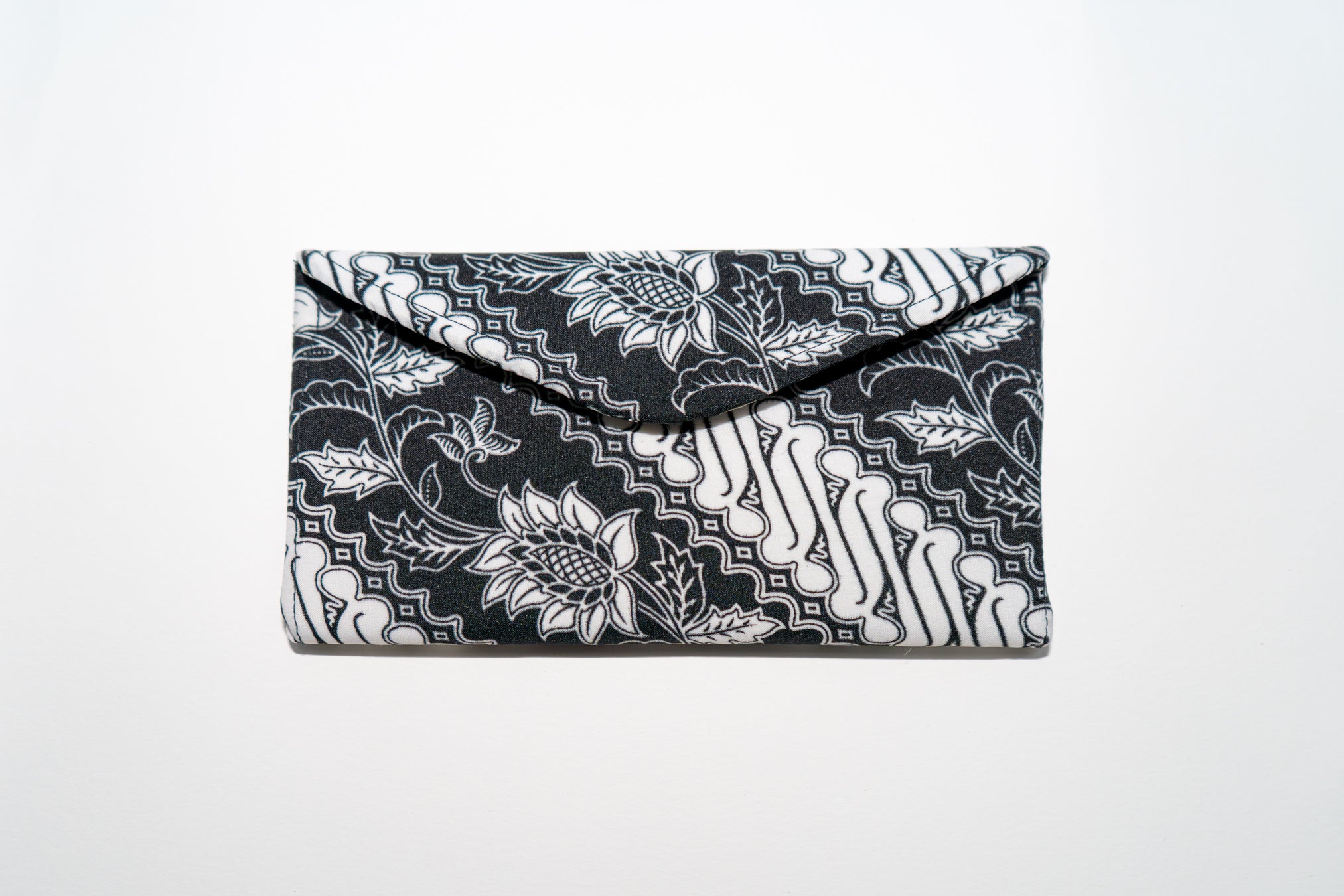 Pouches Batik & Songket